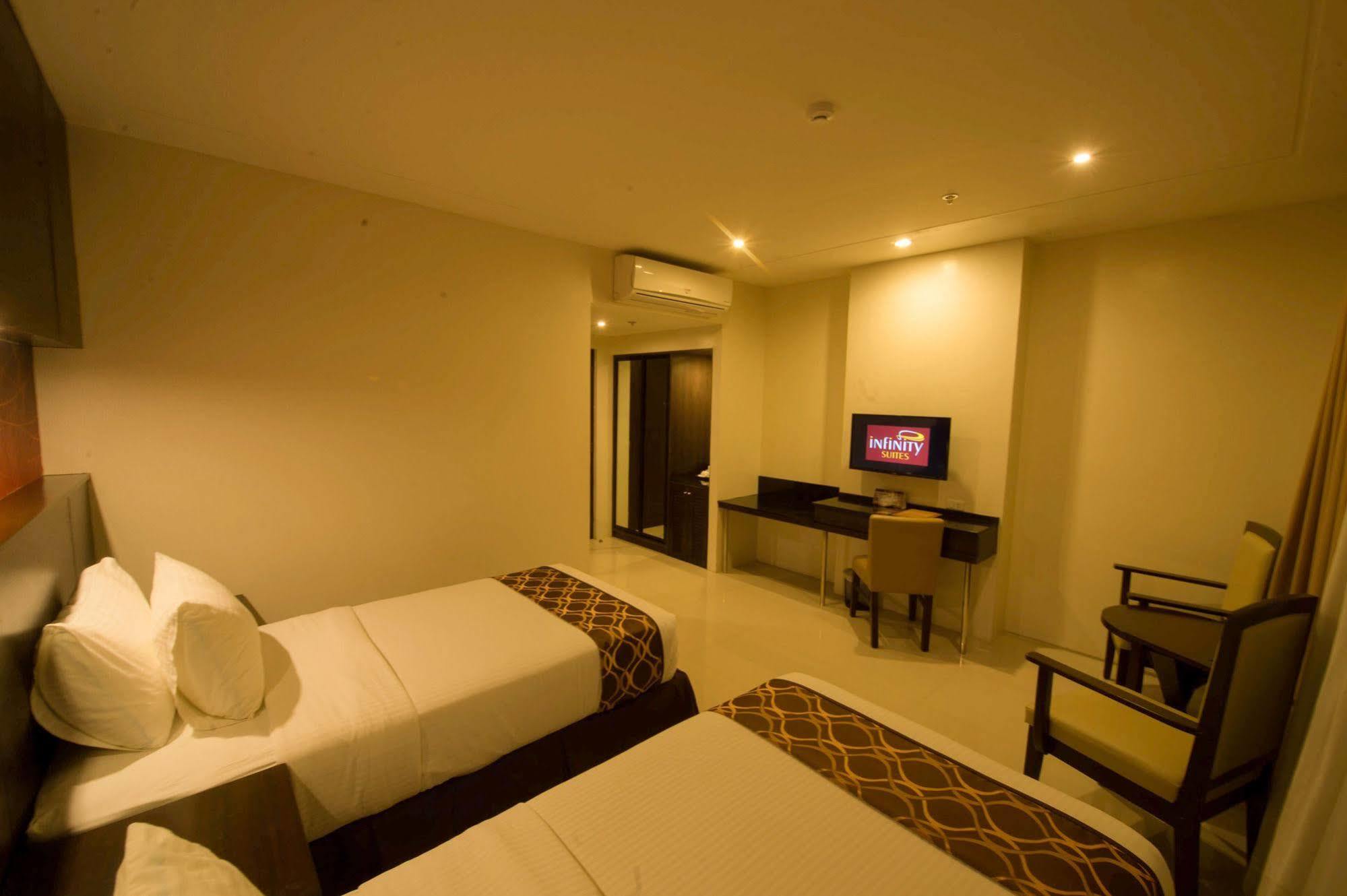 Infinity Suites Davao City Eksteriør billede