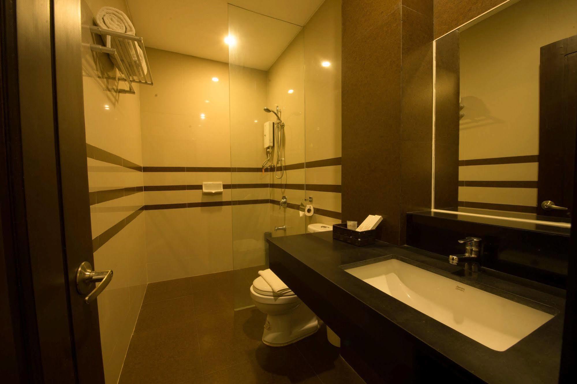 Infinity Suites Davao City Eksteriør billede