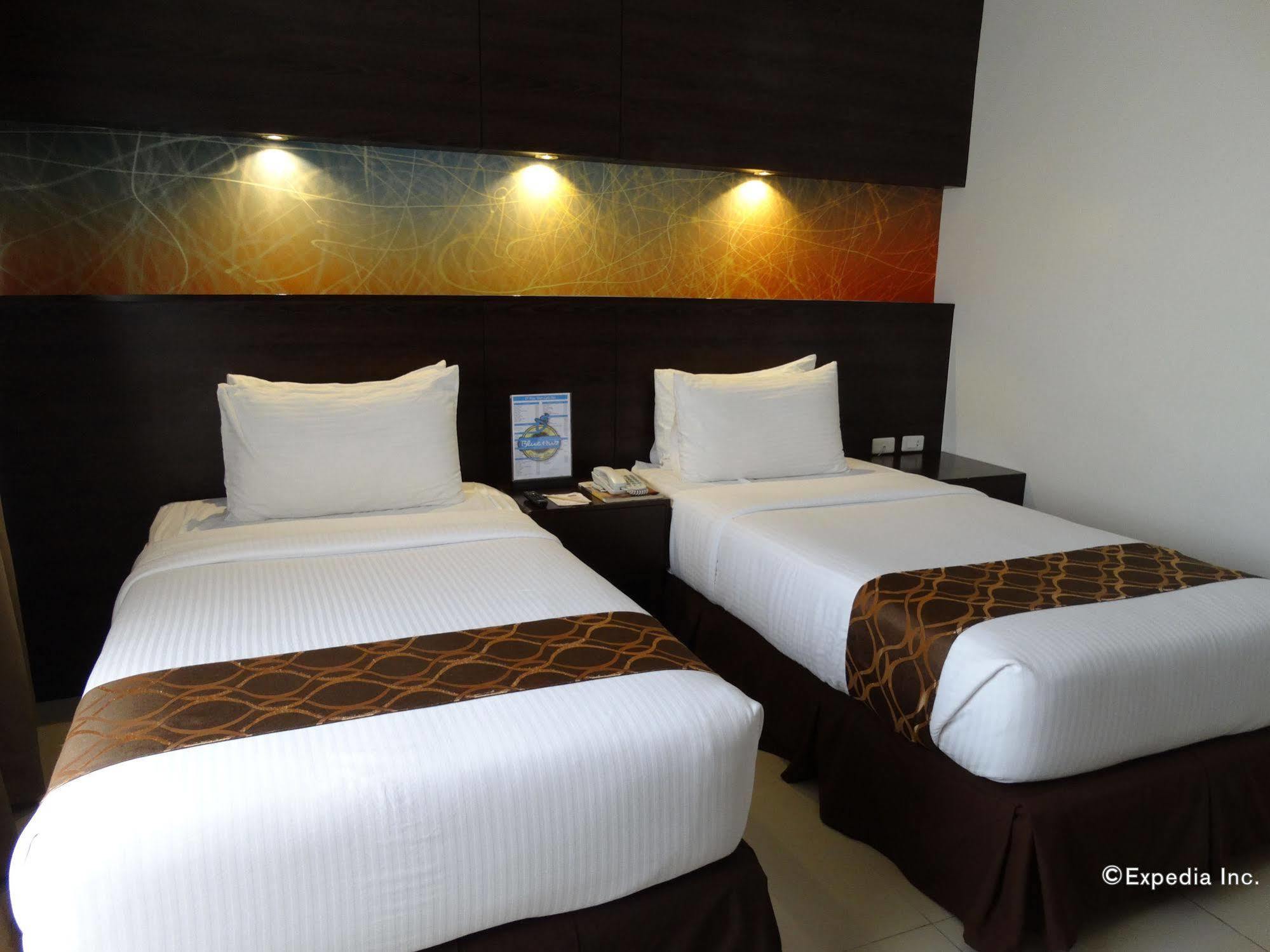 Infinity Suites Davao City Eksteriør billede