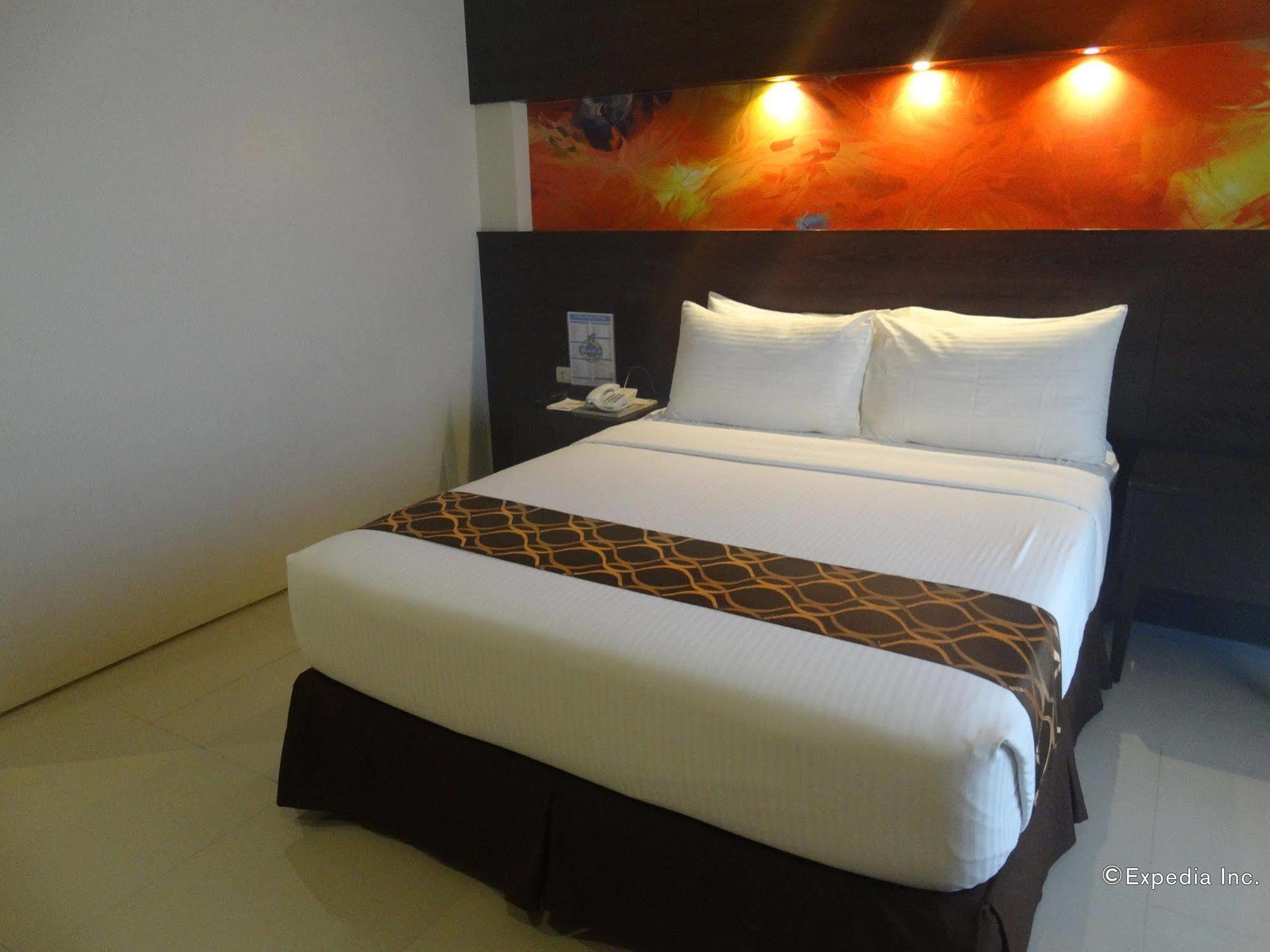 Infinity Suites Davao City Eksteriør billede