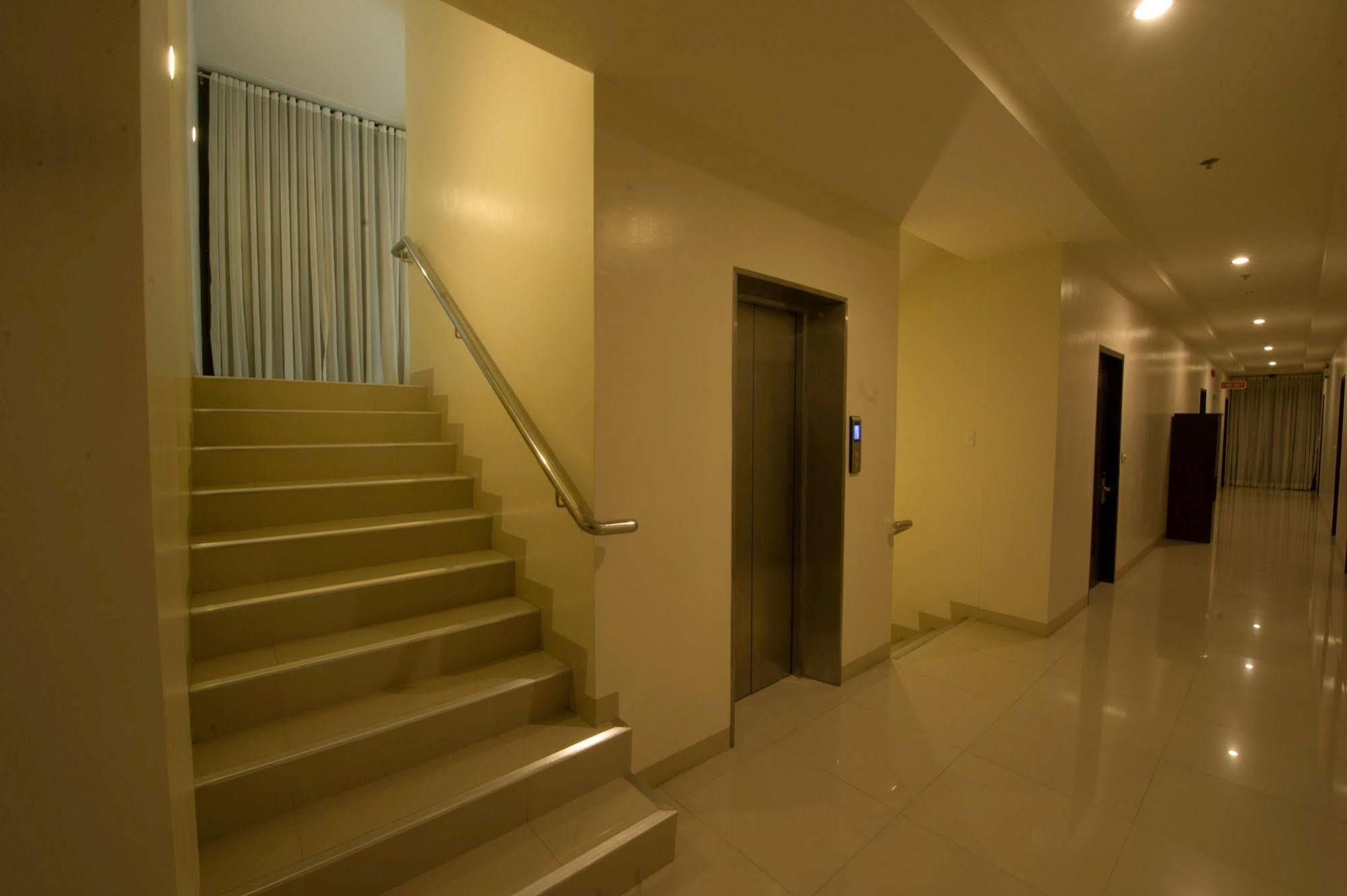 Infinity Suites Davao City Eksteriør billede