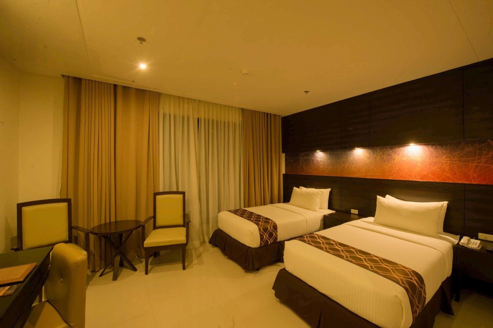 Infinity Suites Davao City Eksteriør billede