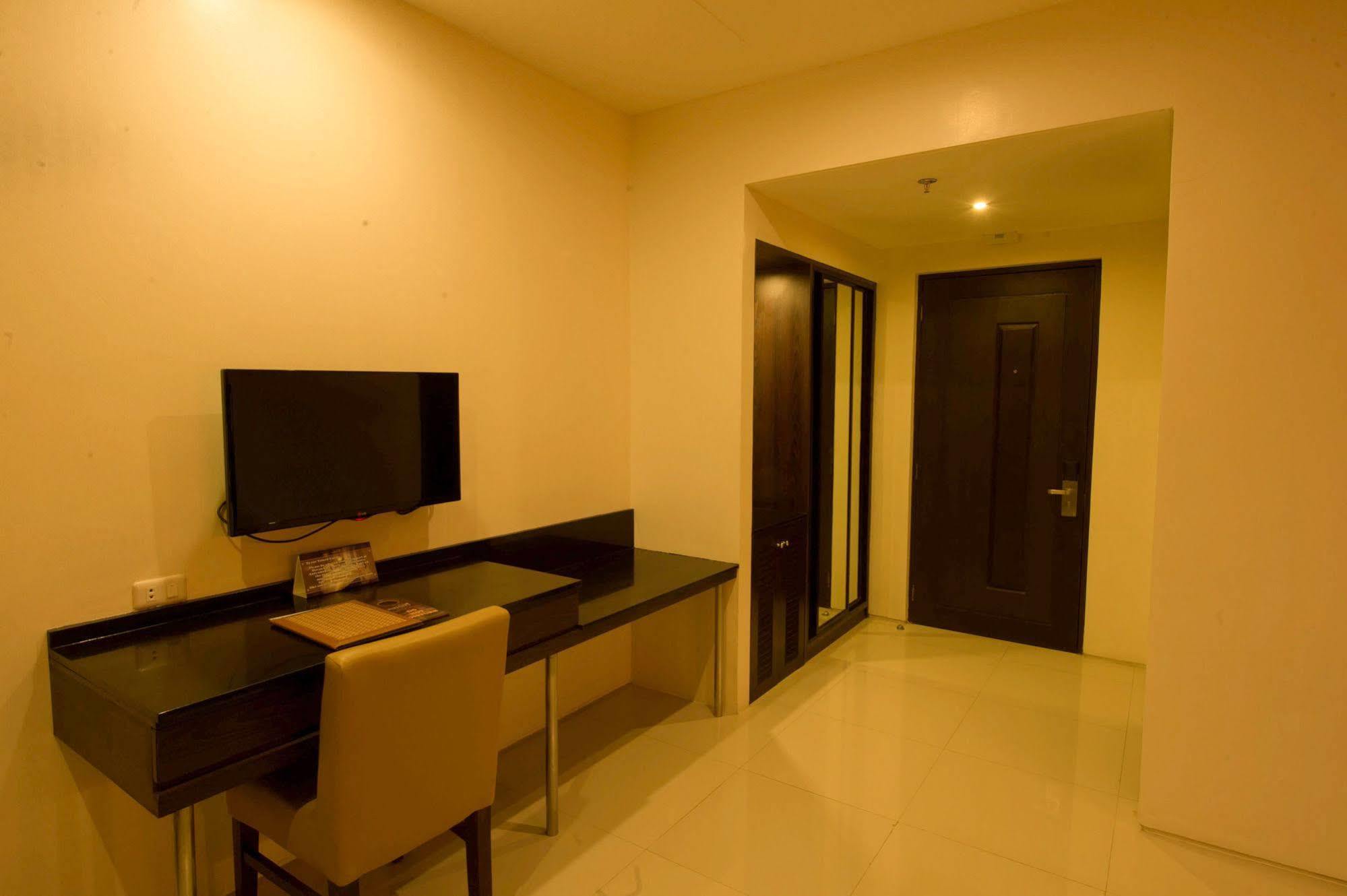 Infinity Suites Davao City Eksteriør billede